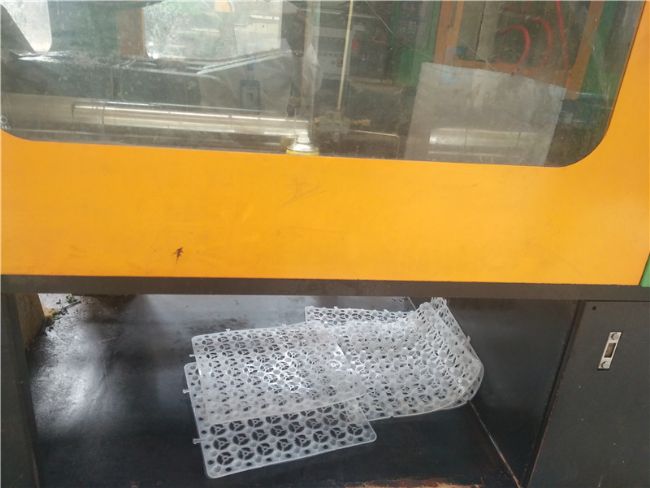 蓄排水板生产线