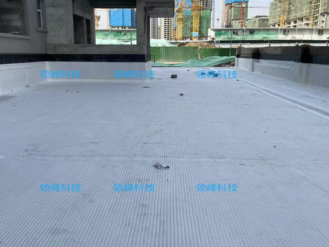 车库顶板虹吸排水板铺设